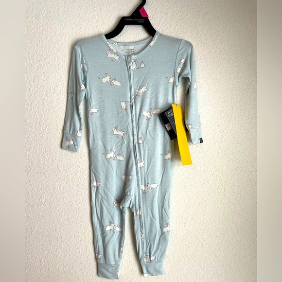 Modern Moments by Gerber Baby  Neutral Super Soft Easter One-Piece Pajama,-18M - Picture 2 of 5